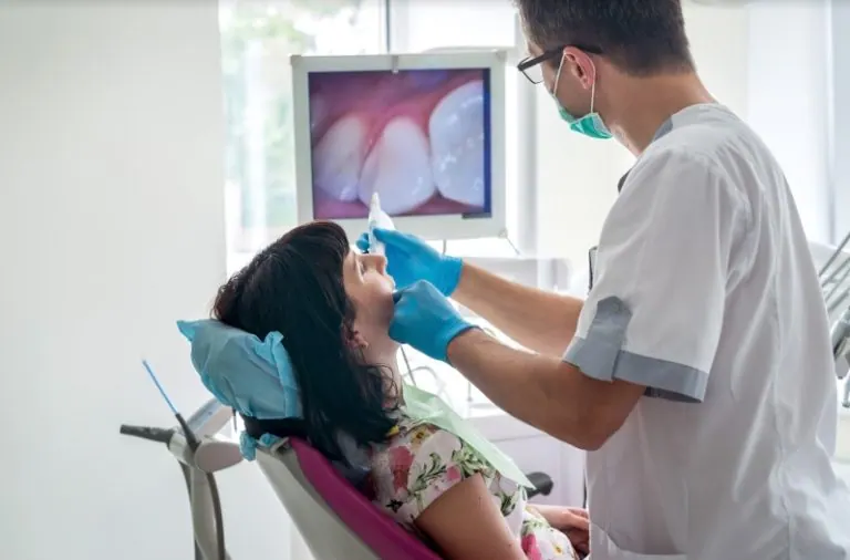 Máy ảnh trong miệng – công nghệ mới đang được mong đợi nhất trong lĩnh vực nha khoa